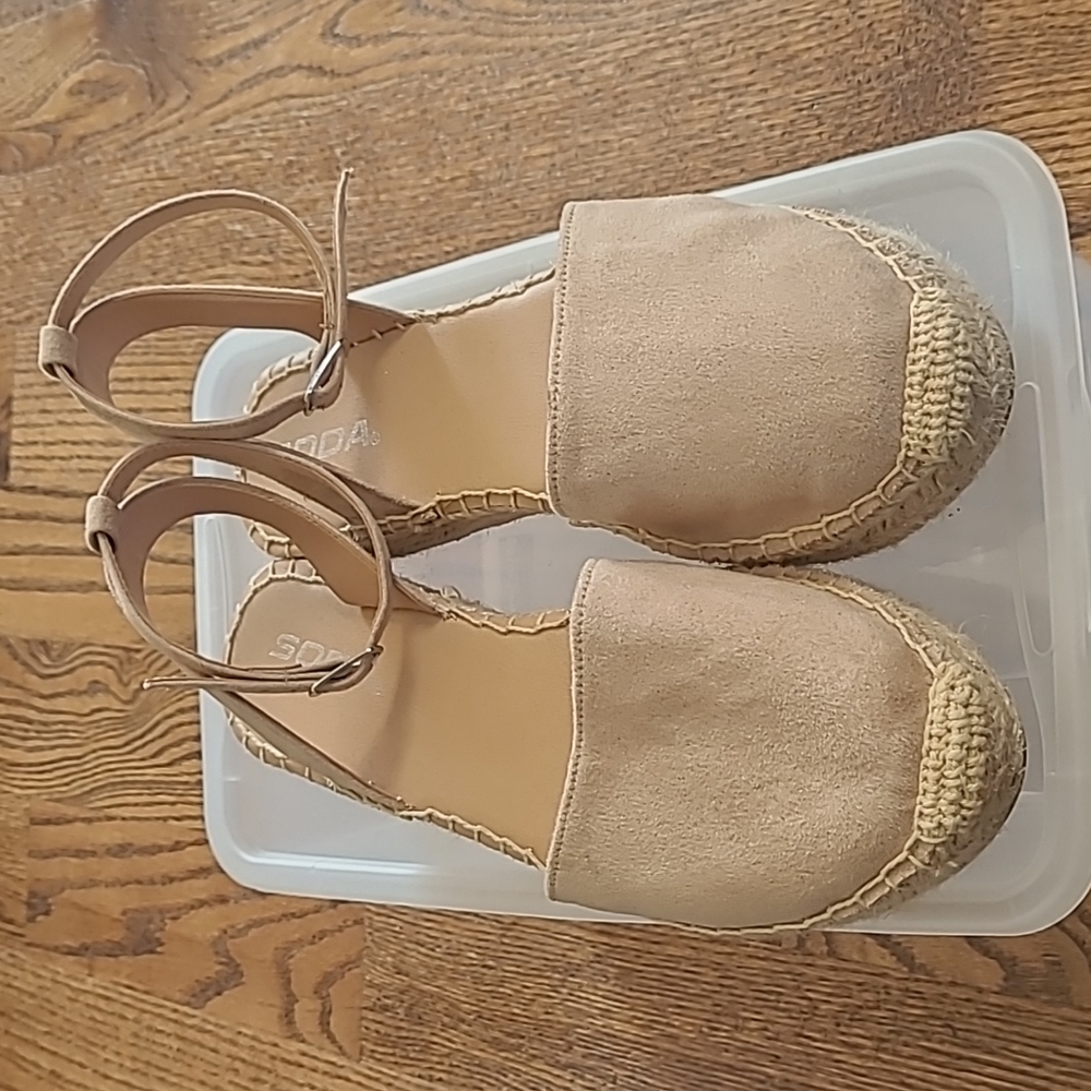 Espadrille soda shoes beige size 8.5